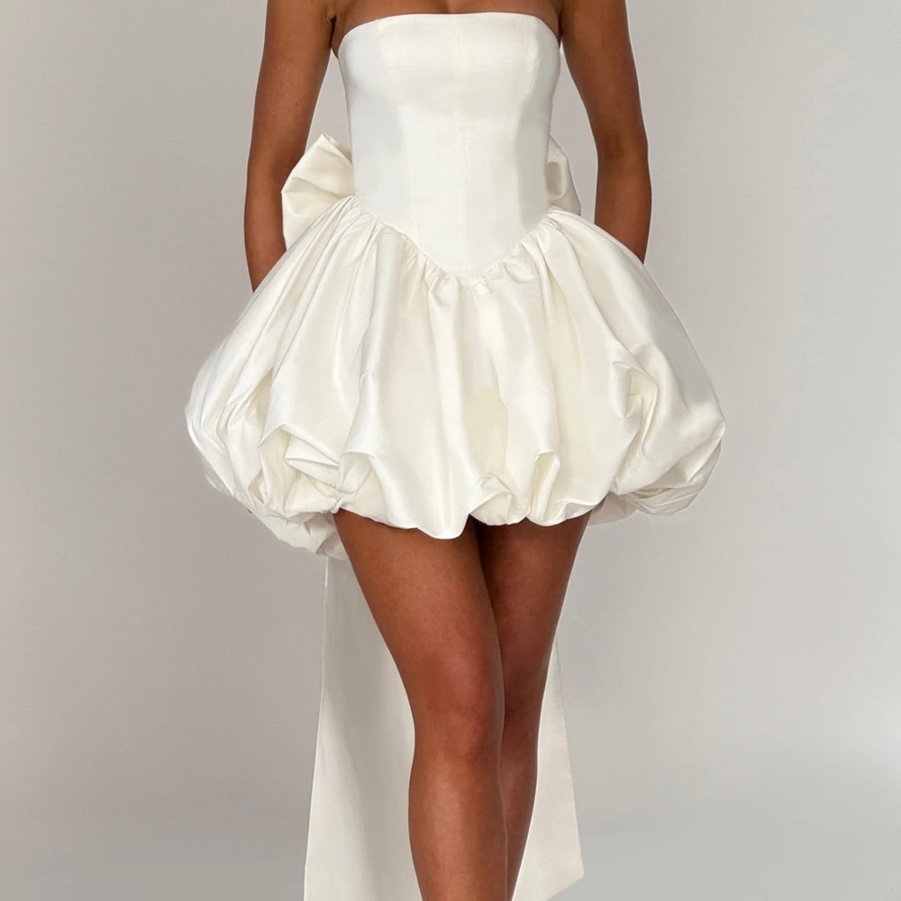 Chic Strapless Cream Mini Dress